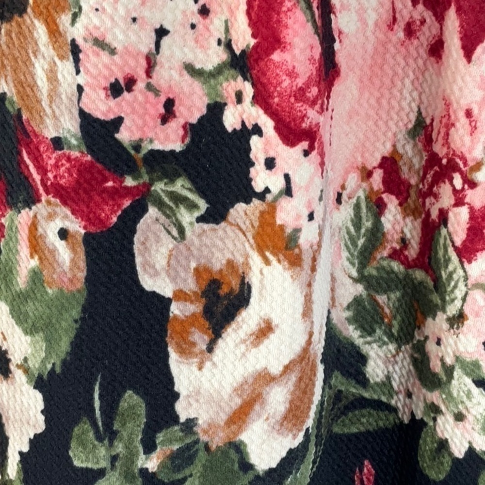 COPY - Forever 21 Sleeveless Flowered Romper Sz 2X - Picture 2 of 4